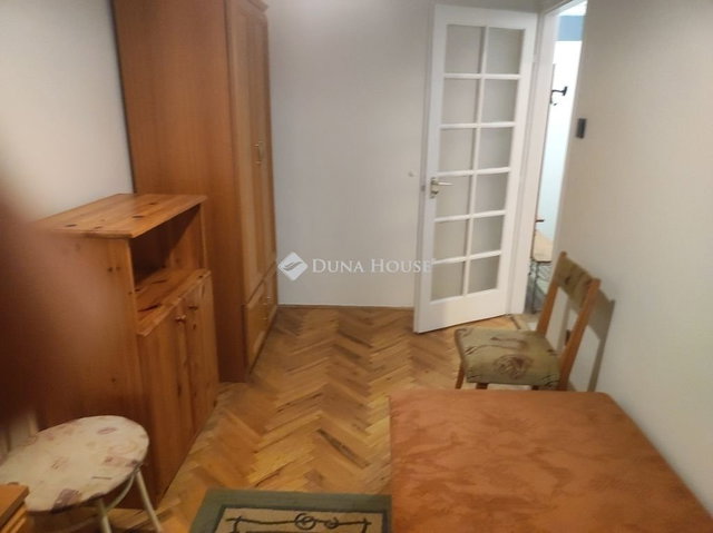 Kiadó téglalakás, albérlet, Pécsett 150 E Ft / hó, 1+1 szobás