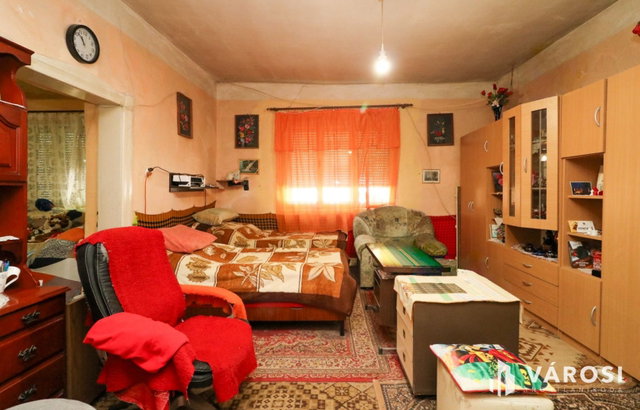 Eladó családi ház, Földeákon 17.9 M Ft, 2 szobás