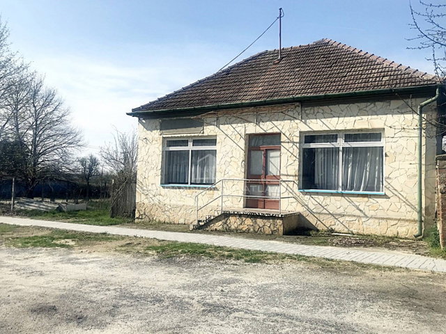 Eladó üzlethelyiség, Dabronyon 8 M Ft / költözzbe.hu
