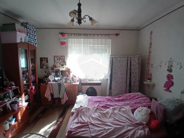 Eladó családi ház, Lőrinciben 24.99 M Ft, 2 szobás