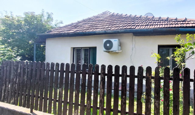 Eladó családi ház, Békésen 12 M Ft, 3 szobás