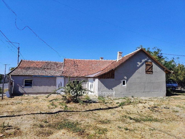 Eladó családi ház, Kenderesen 11 M Ft, 3+1 szobás