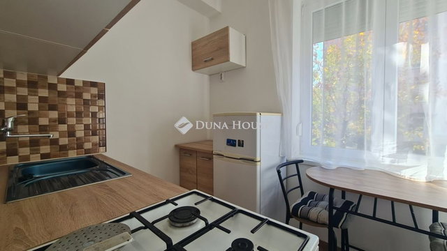 Kiadó téglalakás, albérlet, Pécsett 160 E Ft / hó, 1 szobás