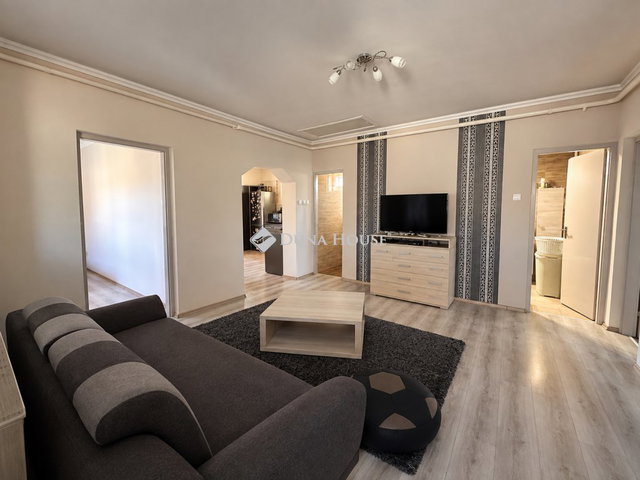 Eladó családi ház, Hajdúhadházon, Kiss Ernő utcában 74.9 M Ft