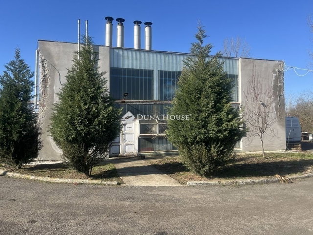 Eladó ipari ingatlan, Hódmezővásárhelyen 109.9 M Ft