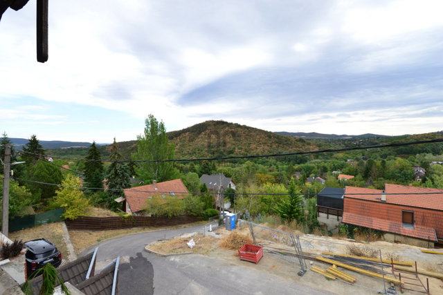 Eladó ikerház, Solymáron 125 M Ft, 3 szobás