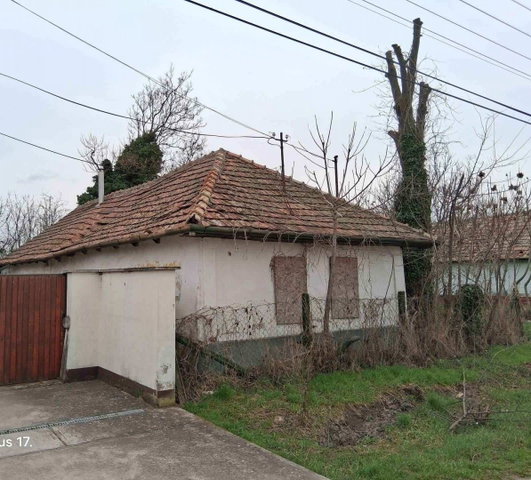 Eladó családi ház, Abonyban, Szabadság utcában 5.1 M Ft