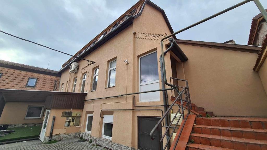 Családi ház · 1127 m² · 250.000.000 Ft