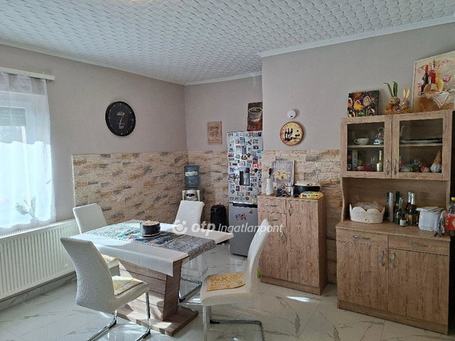 Eladó családi ház, Adonyban 68 M Ft, 2+1 szobás