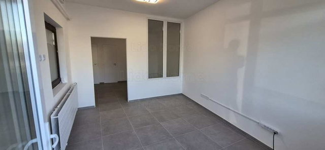 Kiadó üzlethelyiség, Győrött 185 E Ft / hó, 2 szobás