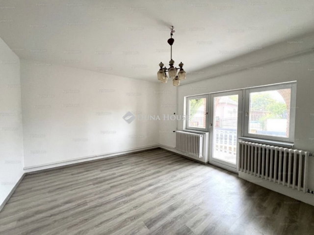 Eladó téglalakás, Erdőtelken 32 M Ft, 4 szobás