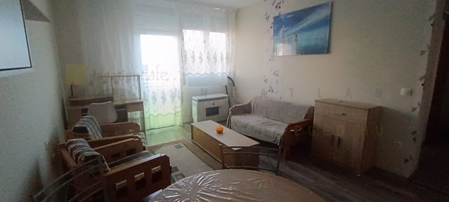 Kiadó téglalakás, albérlet, Szegeden, Alföldi utcában