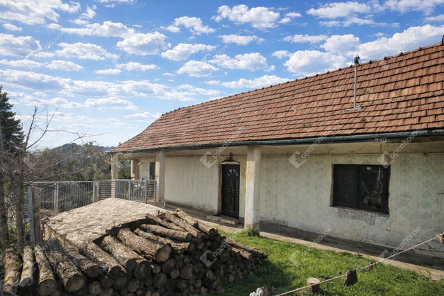 Eladó családi ház, Sukorón 75 M Ft, 3 szobás