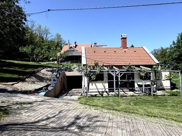 Eladó családi ház, Zamárdiban, Katykó dűlőn 360 M Ft