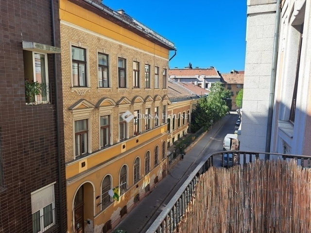 Eladó téglalakás, Budapesten, VIII. kerületben 120 M Ft
