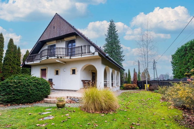 Eladó családi ház, Balatonberényben 149 M Ft, 7+3 szobás