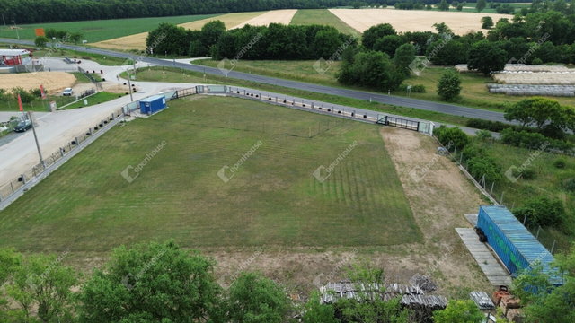Eladó ipari ingatlan, Fertőszentmiklóson 99 M Ft