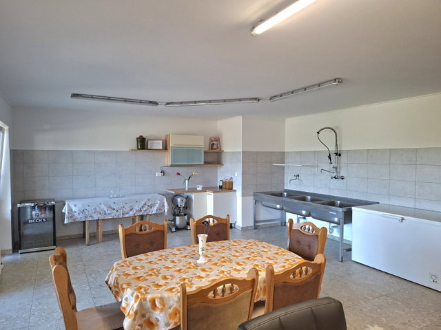 Eladó családi ház, Nemesbükön 199 M Ft, 4 szobás
