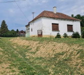 Eladó családi ház, Surdon 10.5 M Ft, 2 szobás