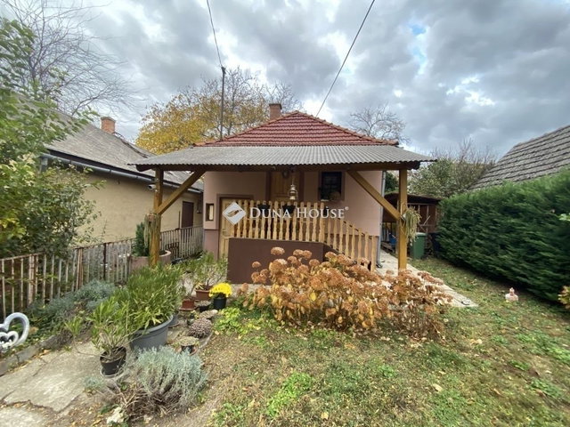 Eladó családi ház, Nagyvenyimen 28.9 M Ft, 2 szobás