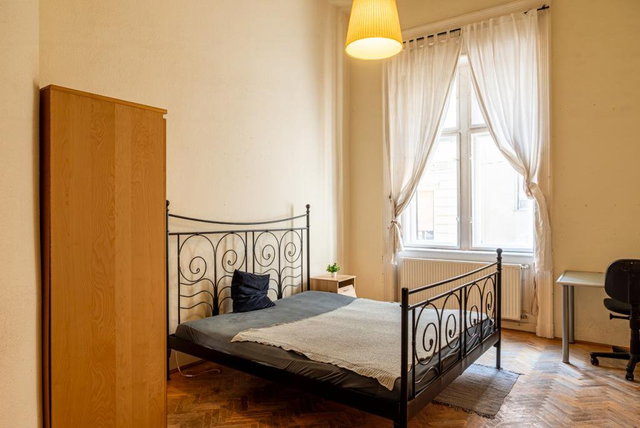 Eladó téglalakás, Budapesten, VI. kerületben, Lovag utcában