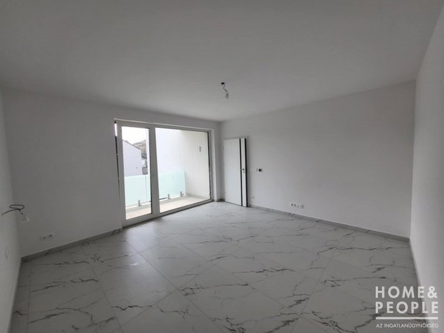Eladó téglalakás, Szegeden 78 M Ft, 2 szobás