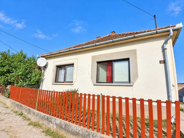 Eladó családi ház, Mezőcsokonyán 29.99 M Ft, 4 szobás