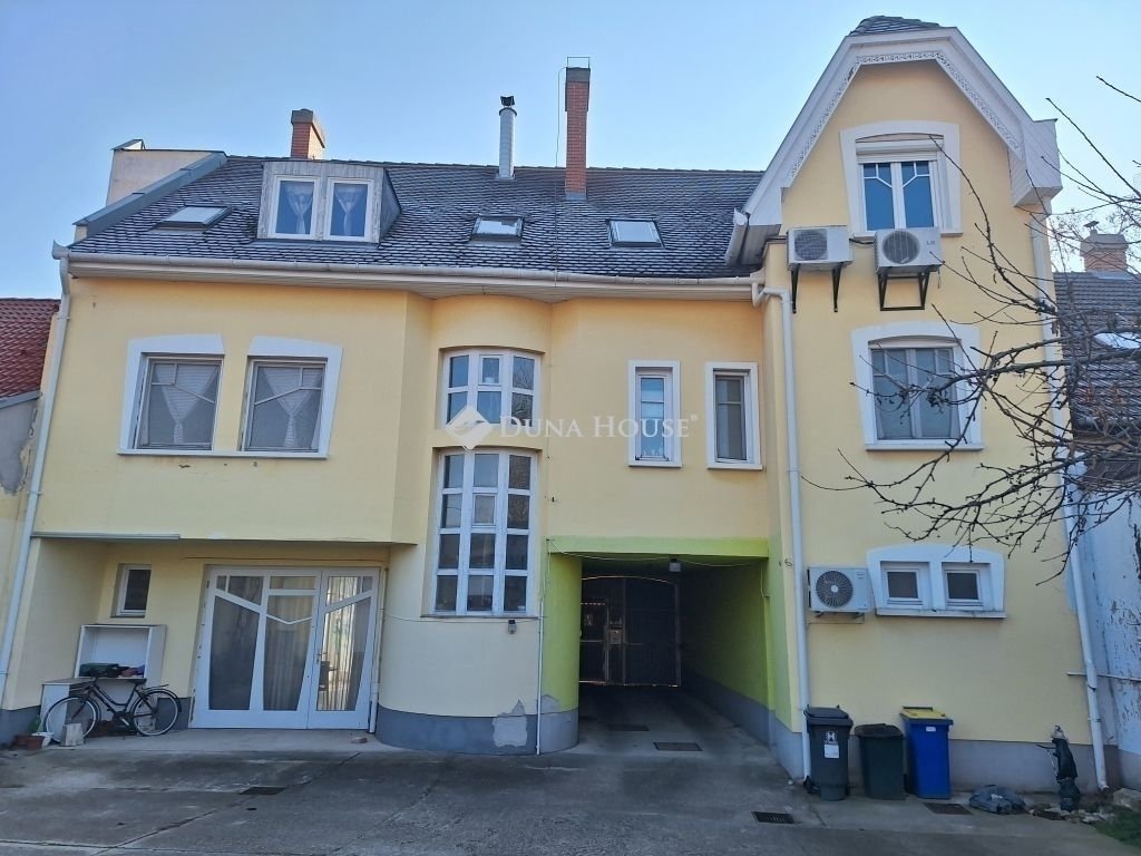 Téglalakás · 4 hálószoba · 118 m² · 93.000.000 Ft