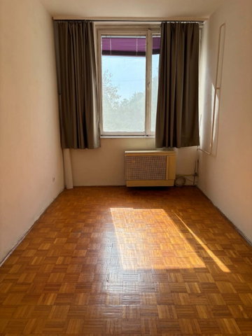 Eladó téglalakás, Szegeden, Hüvelyk utcában 43 M Ft, 2 szobás