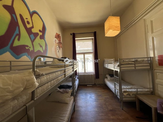 Eladó téglalakás, Budapesten, VI. kerületben, Szobi utcában