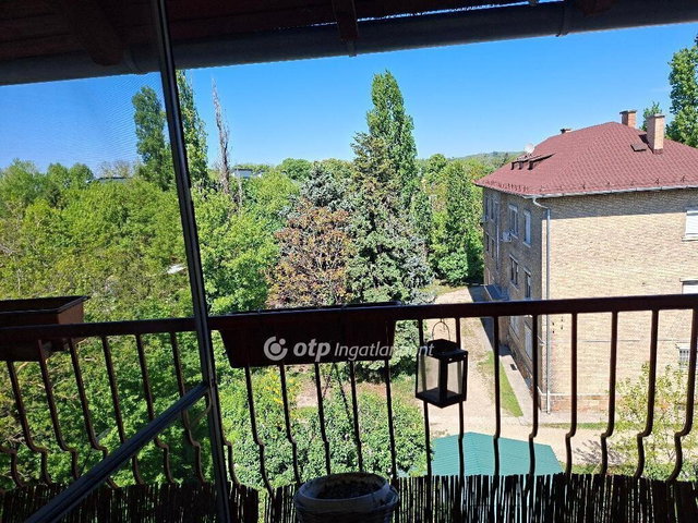 Eladó téglalakás, Szigetszentmiklóson 67.2 M Ft, 3+1 szobás