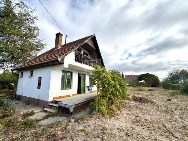 Eladó nyaraló, Mohácson 10 M Ft, 2 szobás / költözzbe.hu