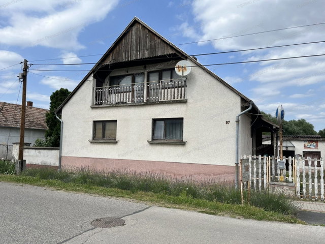 Eladó családi ház, Lesenceistvándon 49.9 M Ft, 7 szobás