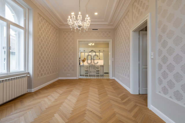 Eladó téglalakás, Budapesten, VI. kerületben, Andrássy úton