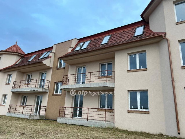 Eladó családi ház, Berkenyén 495 M Ft, 22+6 szobás