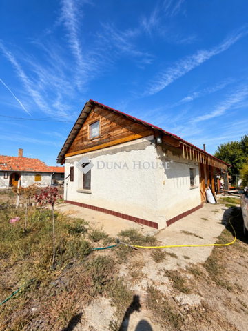 Eladó mezogazdasagi ingatlan, Pilisen 35 M Ft