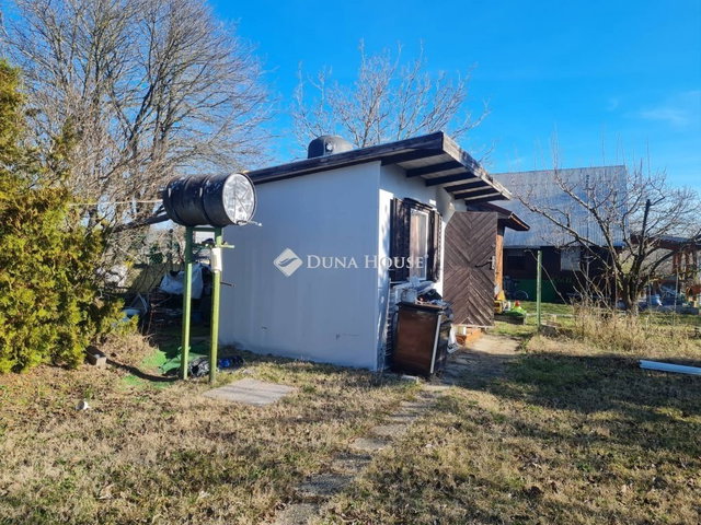 Eladó nyaraló, Balatonkenesén 19.5 M Ft, 1 szobás