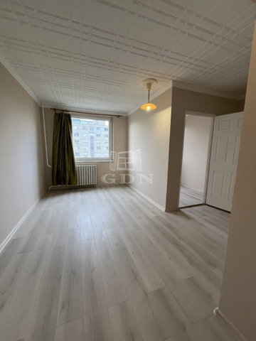 Eladó panellakás, Veszprémben 34.9 M Ft, 1+1 szobás