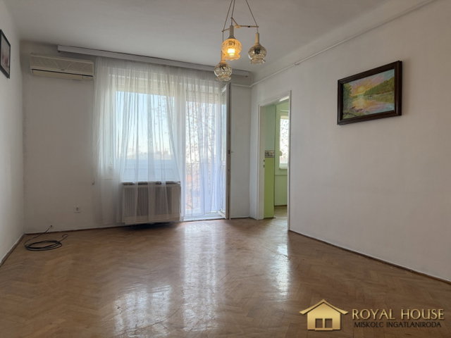 Eladó téglalakás, Mezőkövesden, Gróf Zichy János utcában