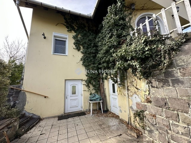 Eladó családi ház, Sülysápon 140 M Ft, 8 szobás