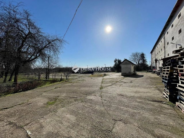 Eladó családi ház, Kisszálláson 129 M Ft, 1 szobás