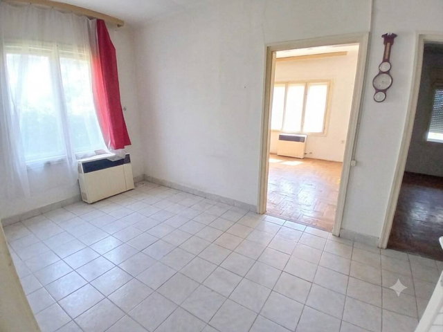 Eladó családi ház, Szigetszentmiklóson 75 M Ft, 3 szobás