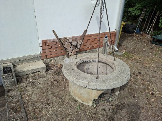 Eladó családi ház, Szegeden 49 M Ft, 4 szobás
