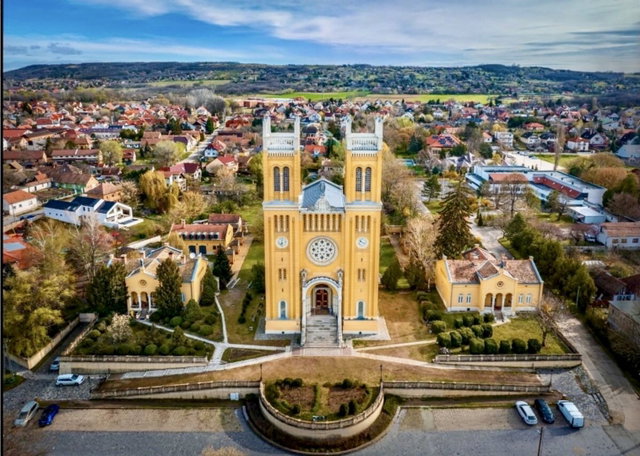 Eladó üzlethelyiség, Fóton 140 M Ft / költözzbe.hu
