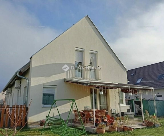 Eladó sorház, Vácon 109 M Ft, 4 szobás / költözzbe.hu