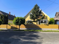 Eladó családi ház, Balatonlelleén 129 M Ft, 8 szobás