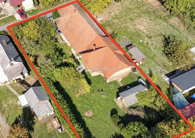 Eladó családi ház, Balatonfenyvesen 99.9 M Ft, 6 szobás