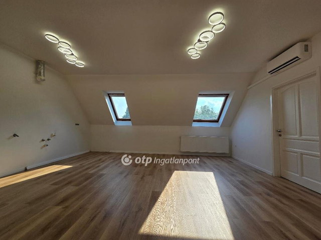 Eladó téglalakás, Mosonmagyaróváron 49.9 M Ft, 2 szobás