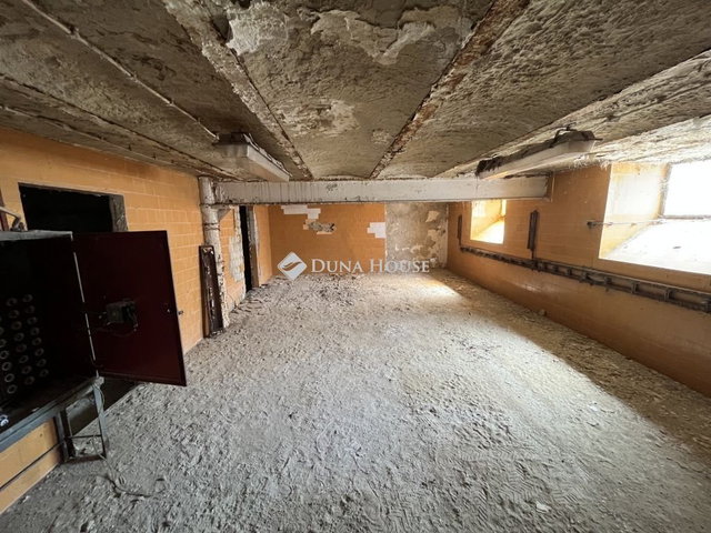 Eladó ipari ingatlan, Csóron 169.9 M Ft / költözzbe.hu