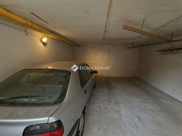 Eladó garázs, Tatabányán, Verebély László utcában 7.99 M Ft